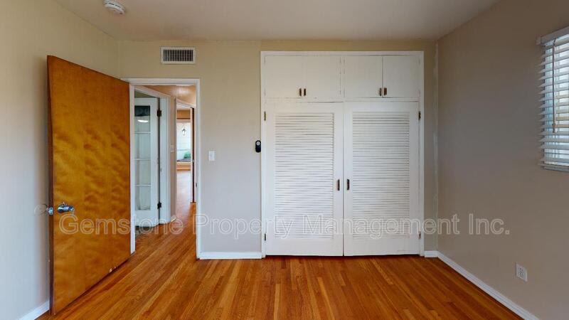 4947 63rd St – photo 5