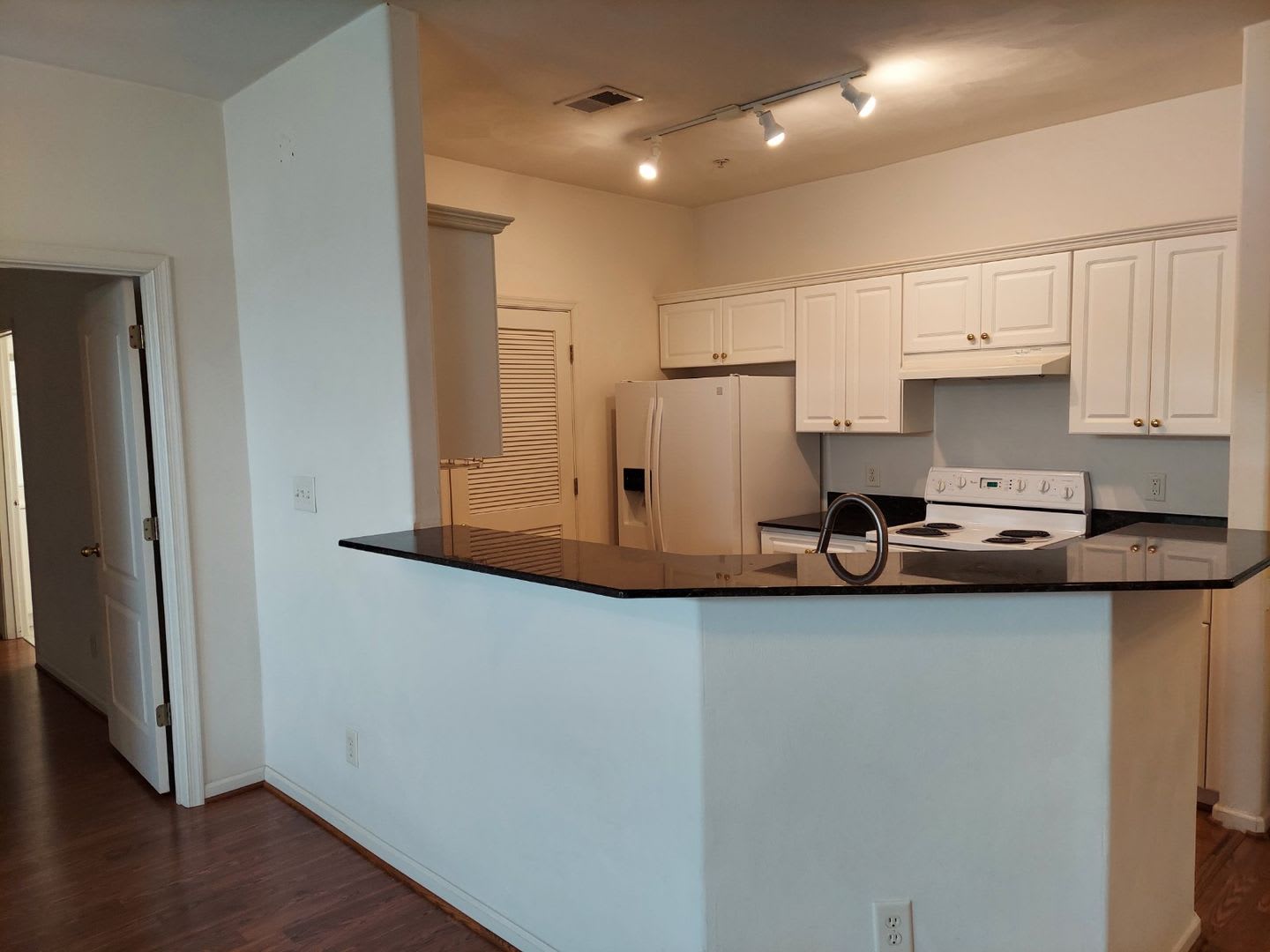 3 Bed 2 Bath Condo – photo 5