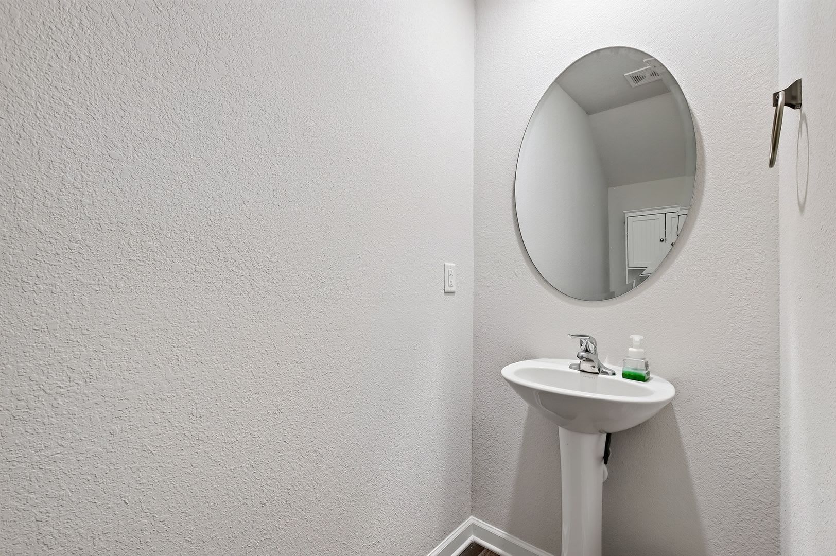 3BR Cul-de-Sac Townhome in Franklinton! – photo 4