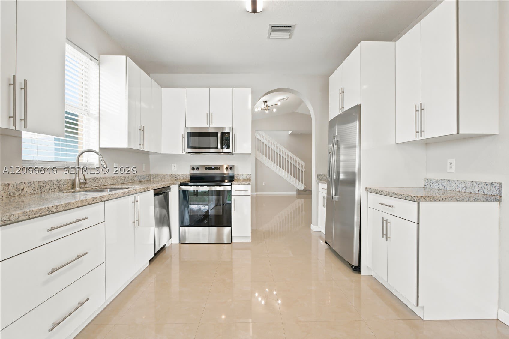 3710 NE 22nd Pl – photo 5