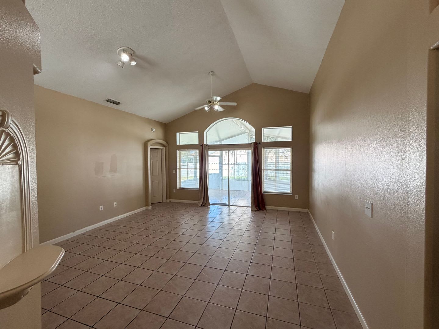 Home in Sunridge Woods Spacious 3-Bedroom – photo 3