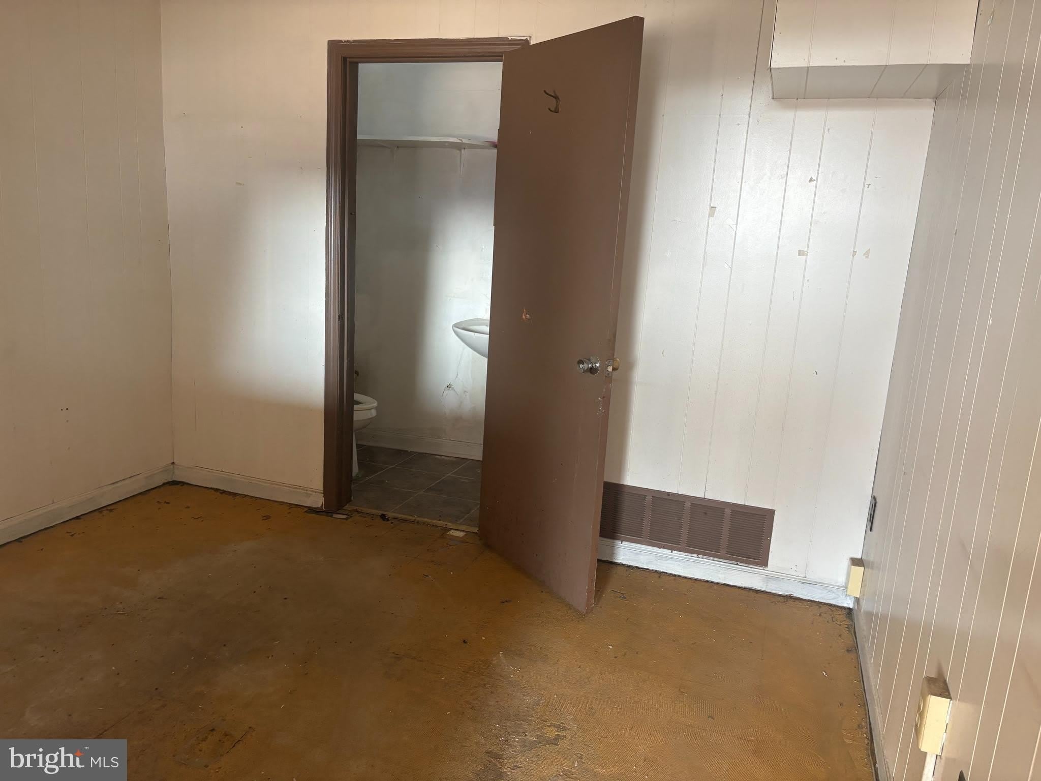 303 S BROAD Street – photo 5