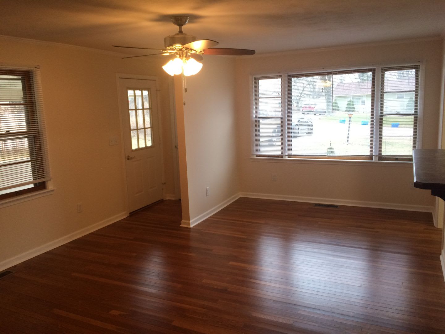 141 N. Overhill Dr – photo 2