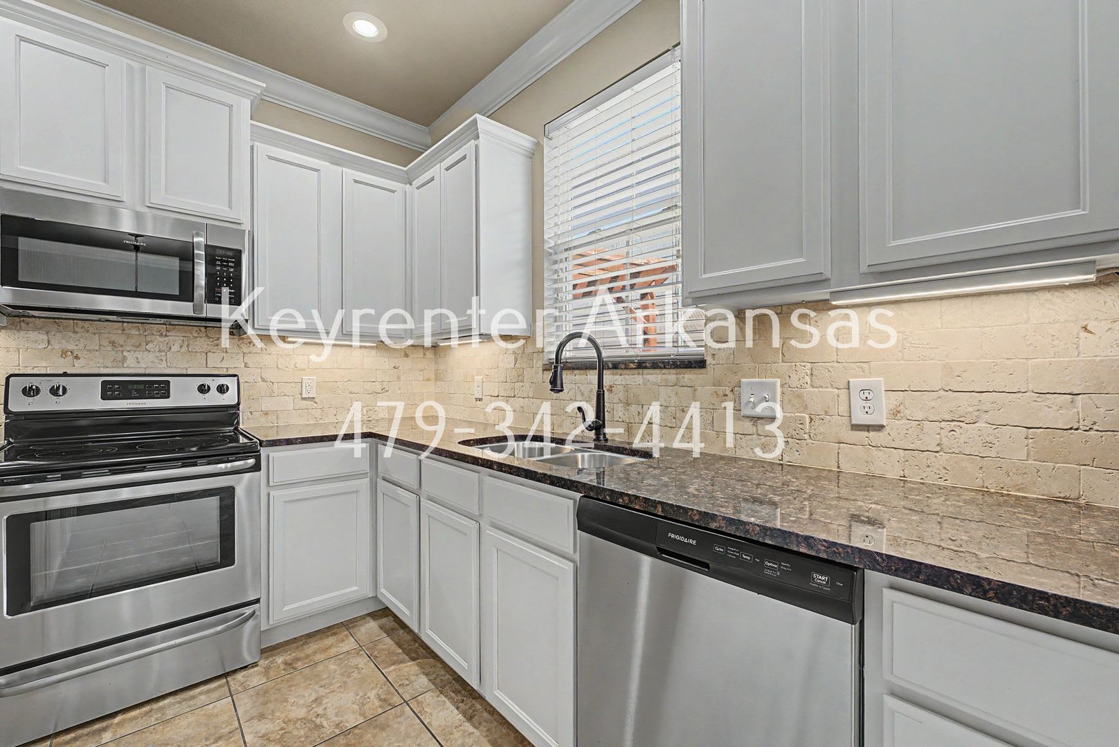 Stunning 3 Bed / 3 Bath Home – Move‑In Ready Now – photo 5