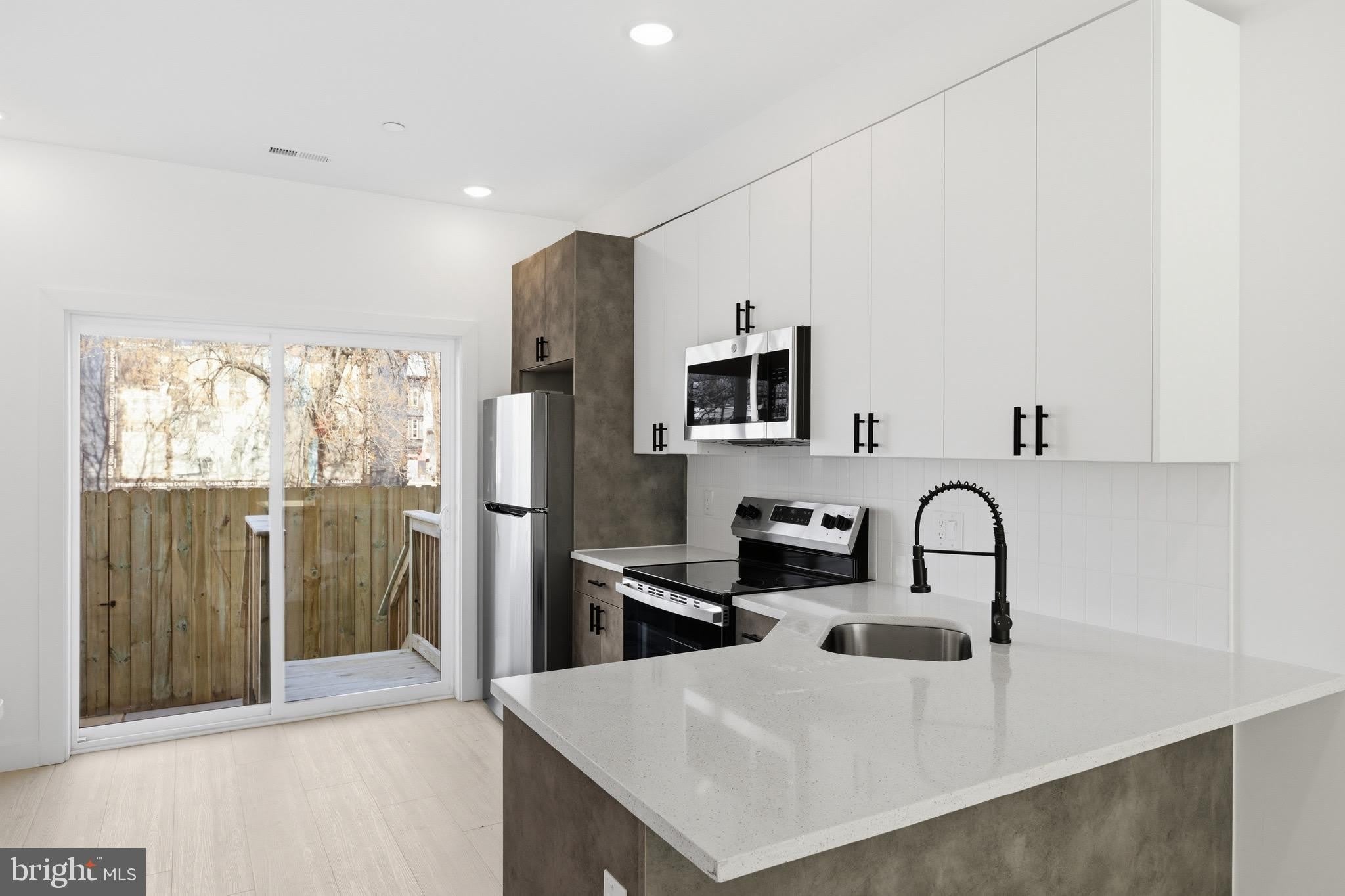 1043 W Orleans Street – photo 4