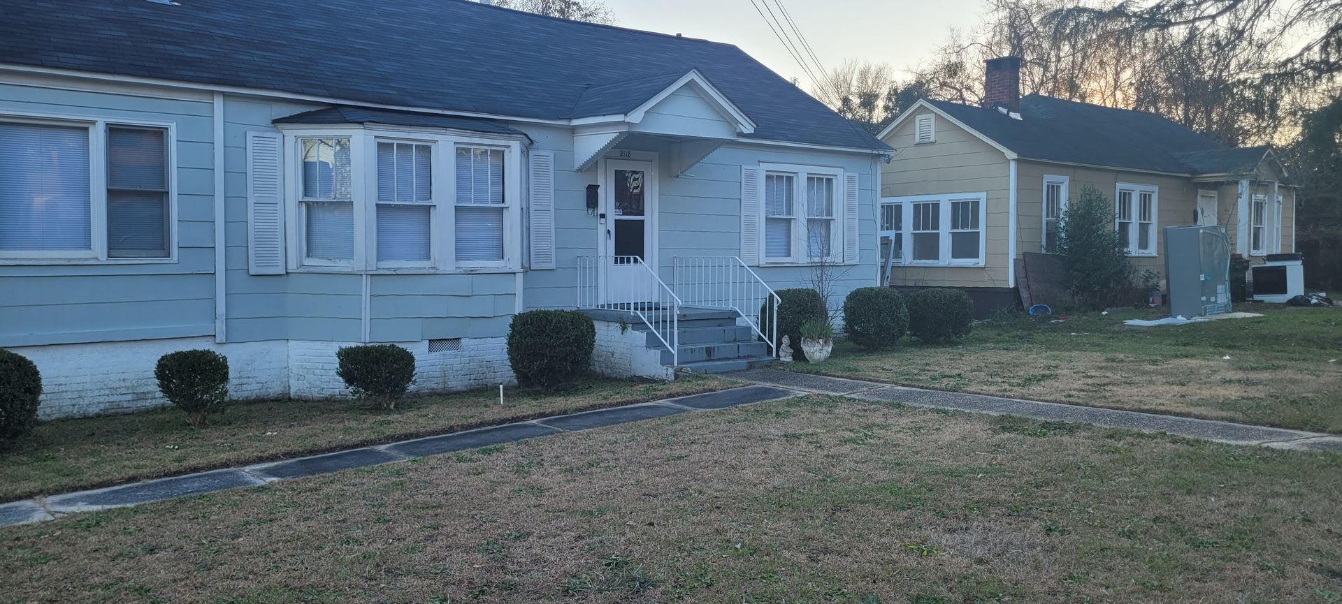 2-bedroom, 1 bathroom – photo 1