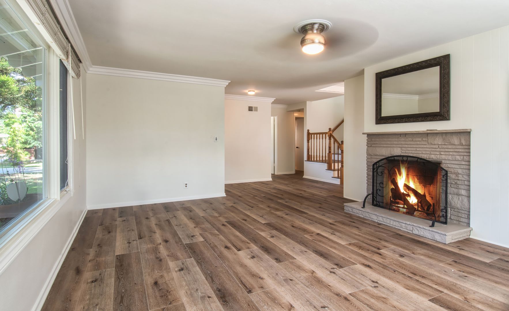 Classic Newport Beach 3 Bed Single Family Home With Yard – photo 2