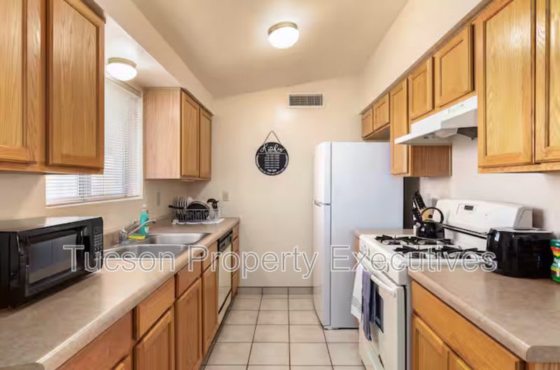 1223 North Belvedere Avenue – photo 3