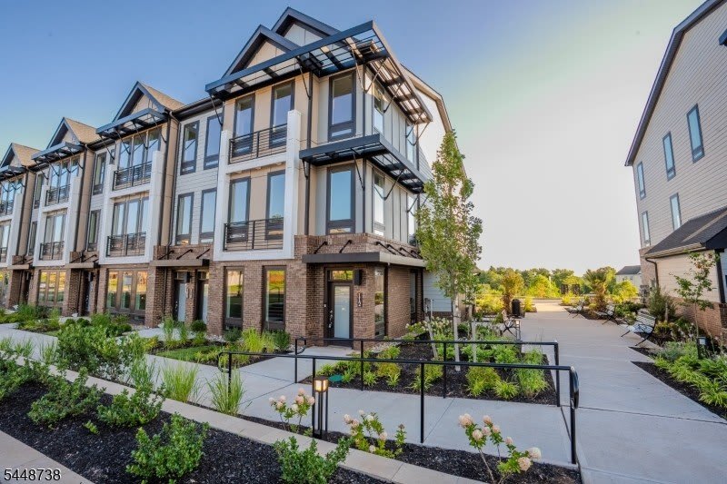 112 Village Dr – photo 4