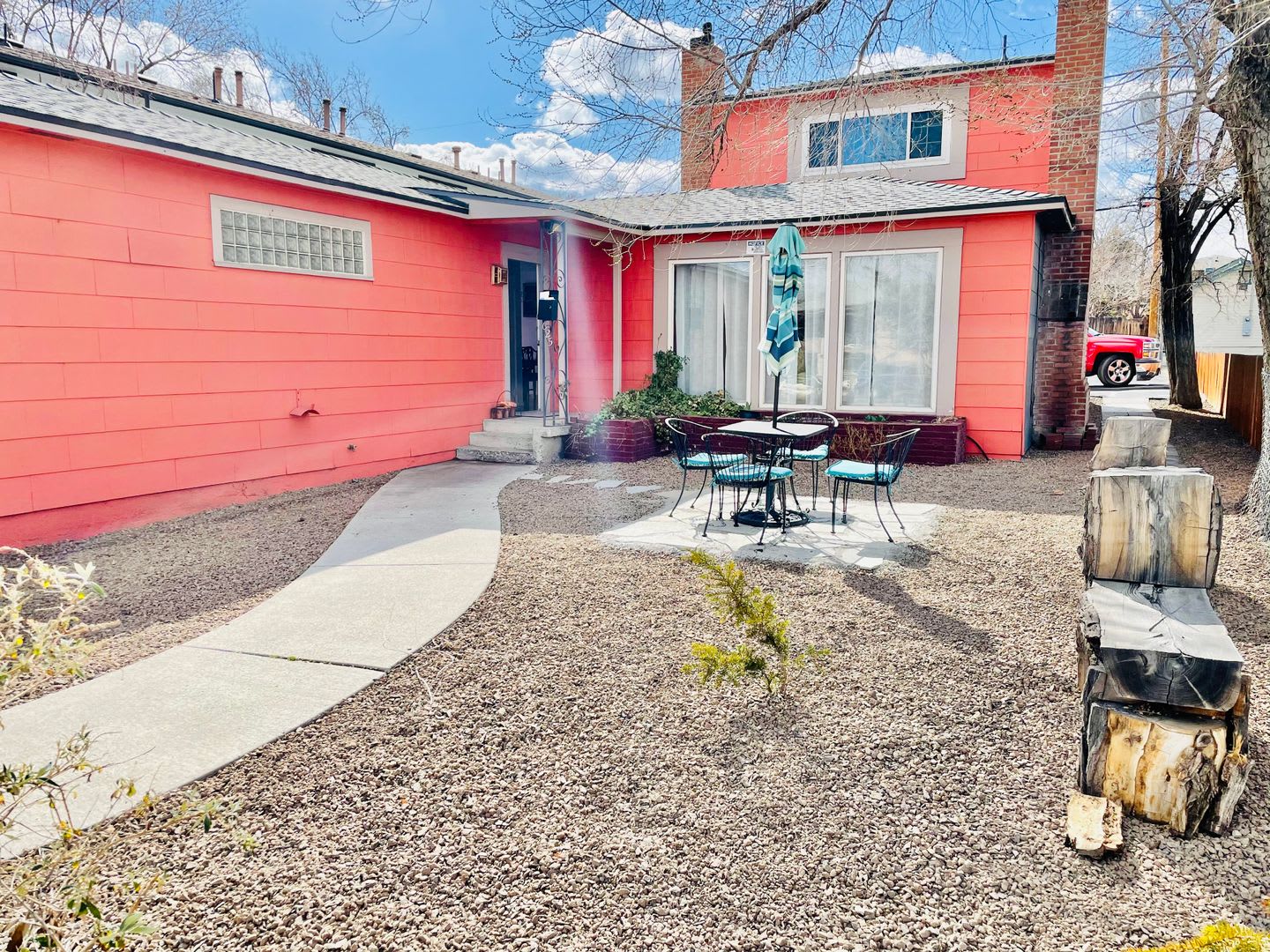 Large Midtown home in the center of it all – photo 5