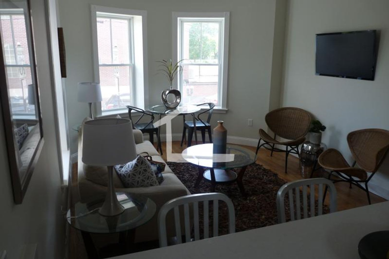 Nice 3 bed in Brookline – photo 2
