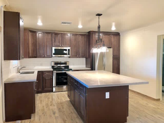 Gorgeous fully remodeled in Central Tucson – photo 1