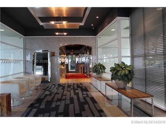 1402 Brickell Bay Dr – photo 1