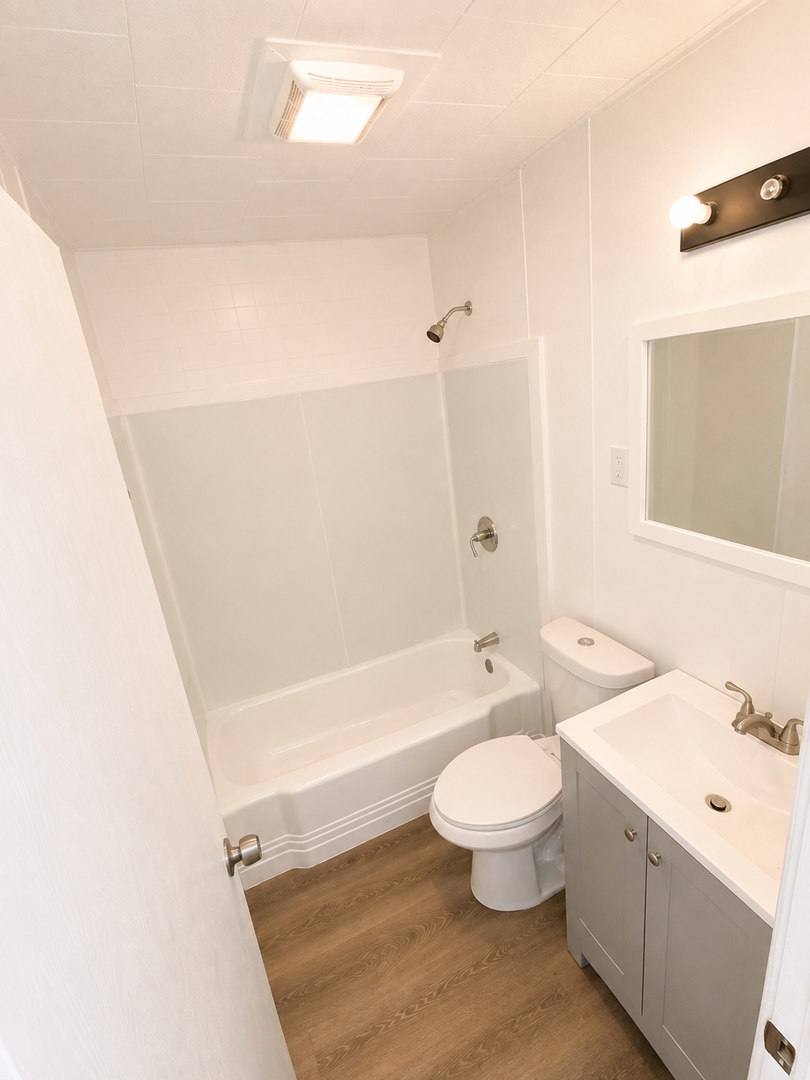 For Lease – photo 2