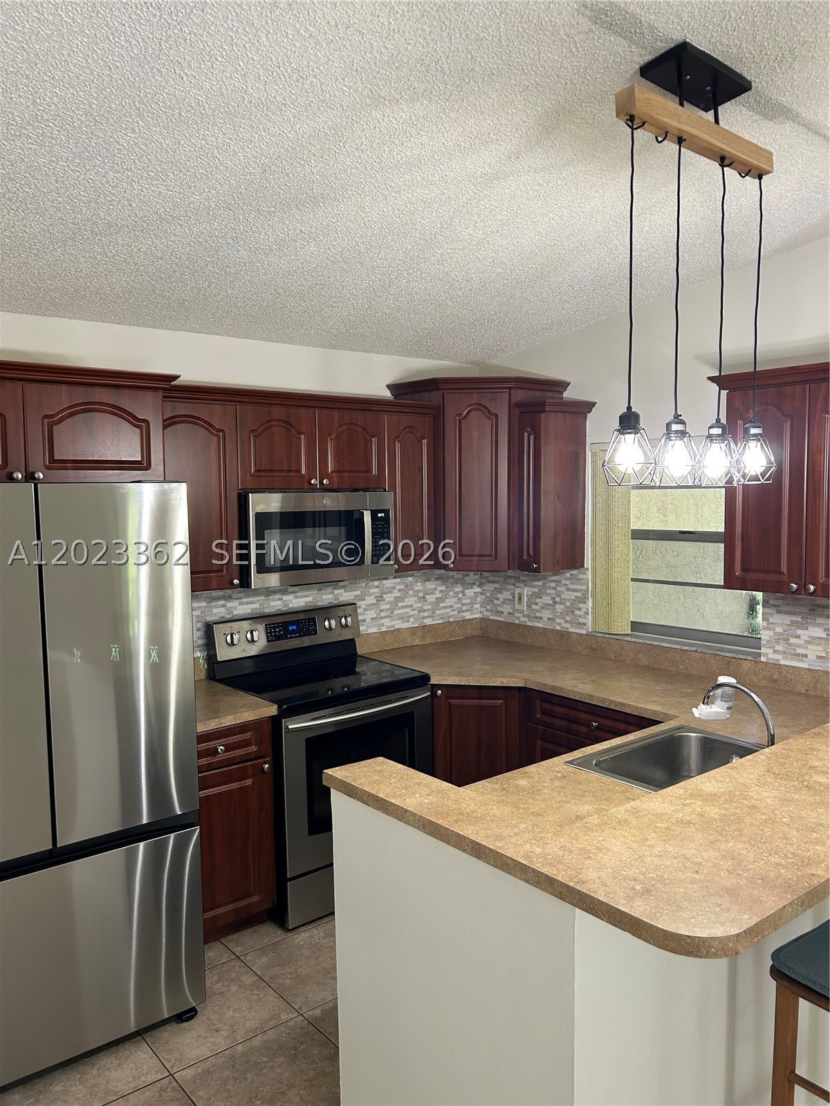 578 Woodgate Cir – photo 4