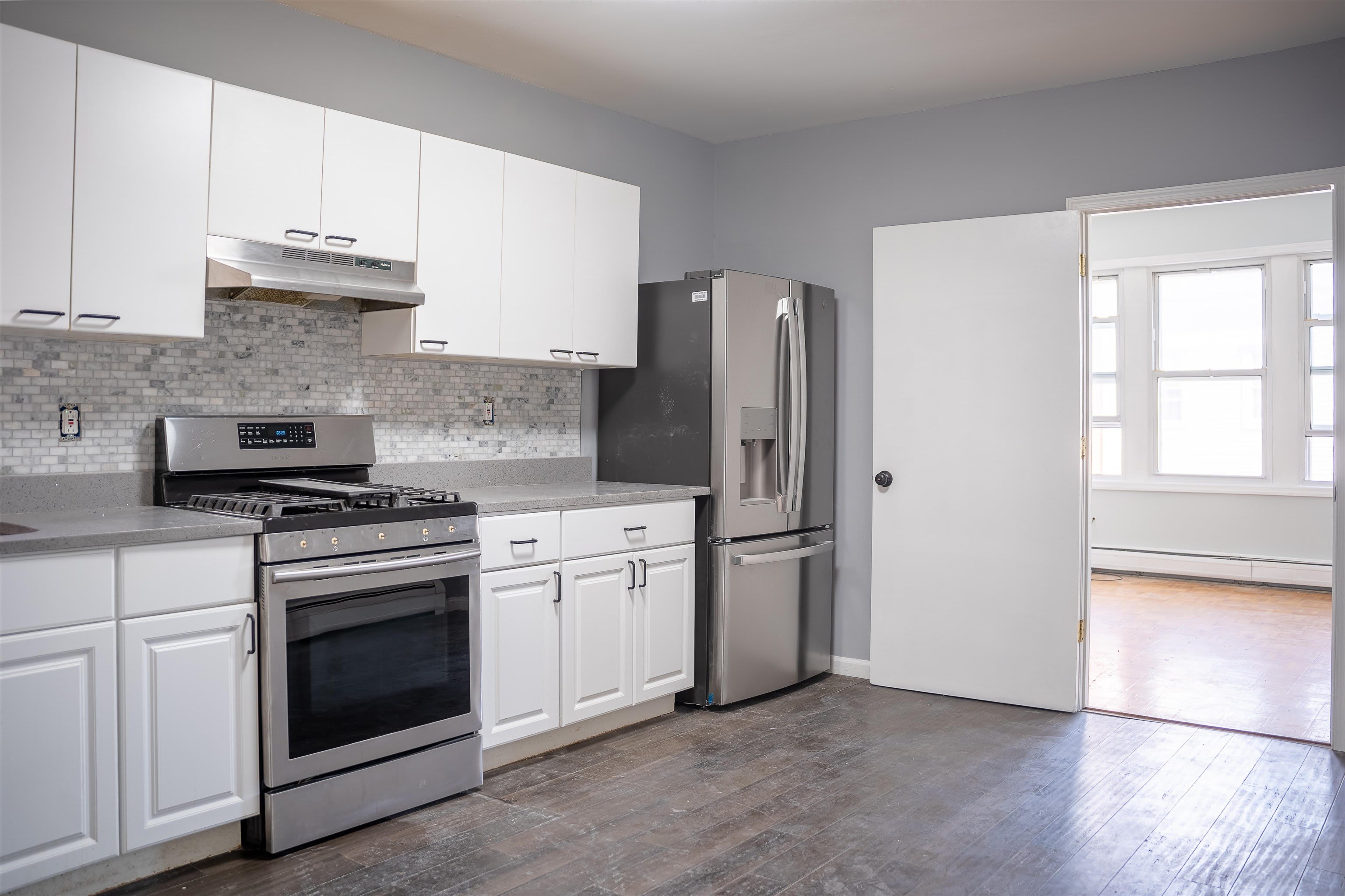 543 W Side Ave – photo 1