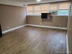 524 Merrick Road – photo 2