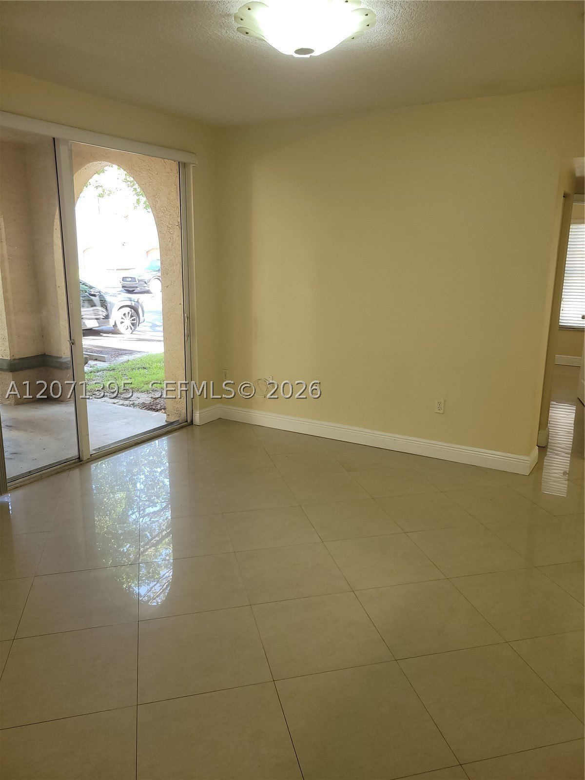 2564 CENTERGATE DR – photo 2