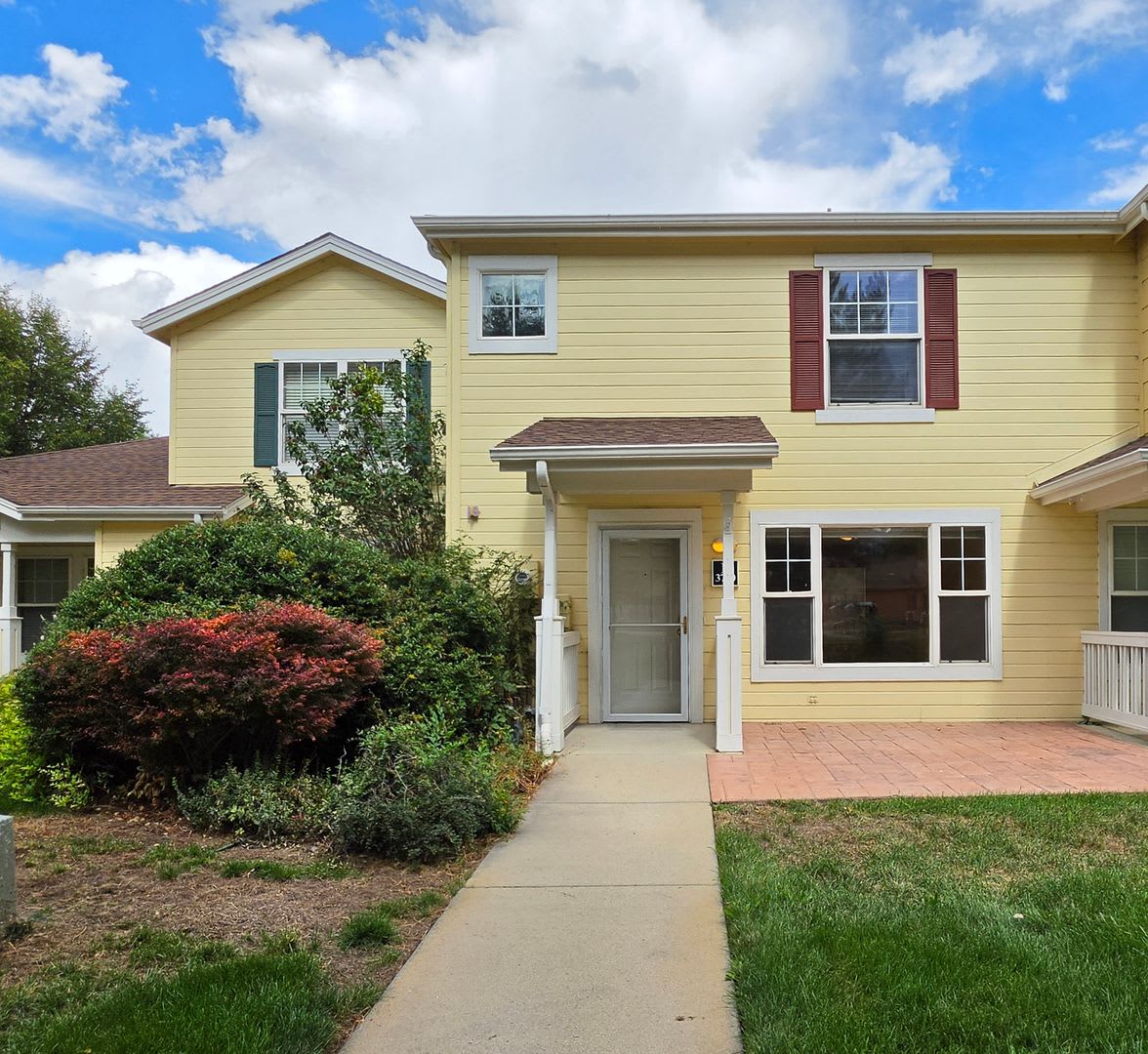 *AVAILABLE NOW* 3 bedroom Wellman Creek Condo- Major Price Drop! – photo 1