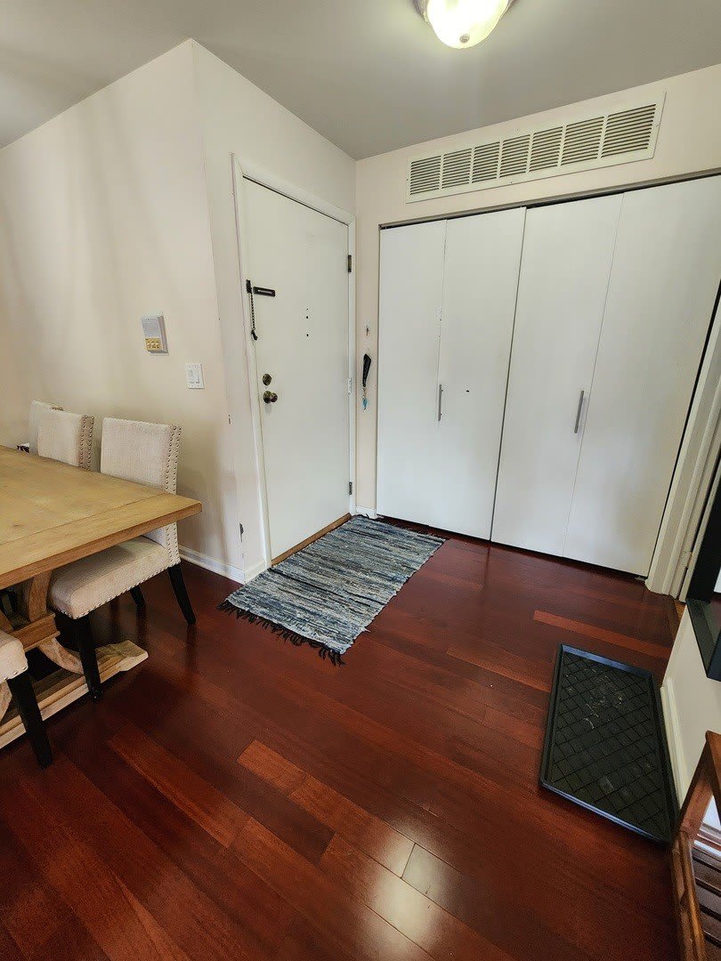 220 Hawthorne Court – photo 2