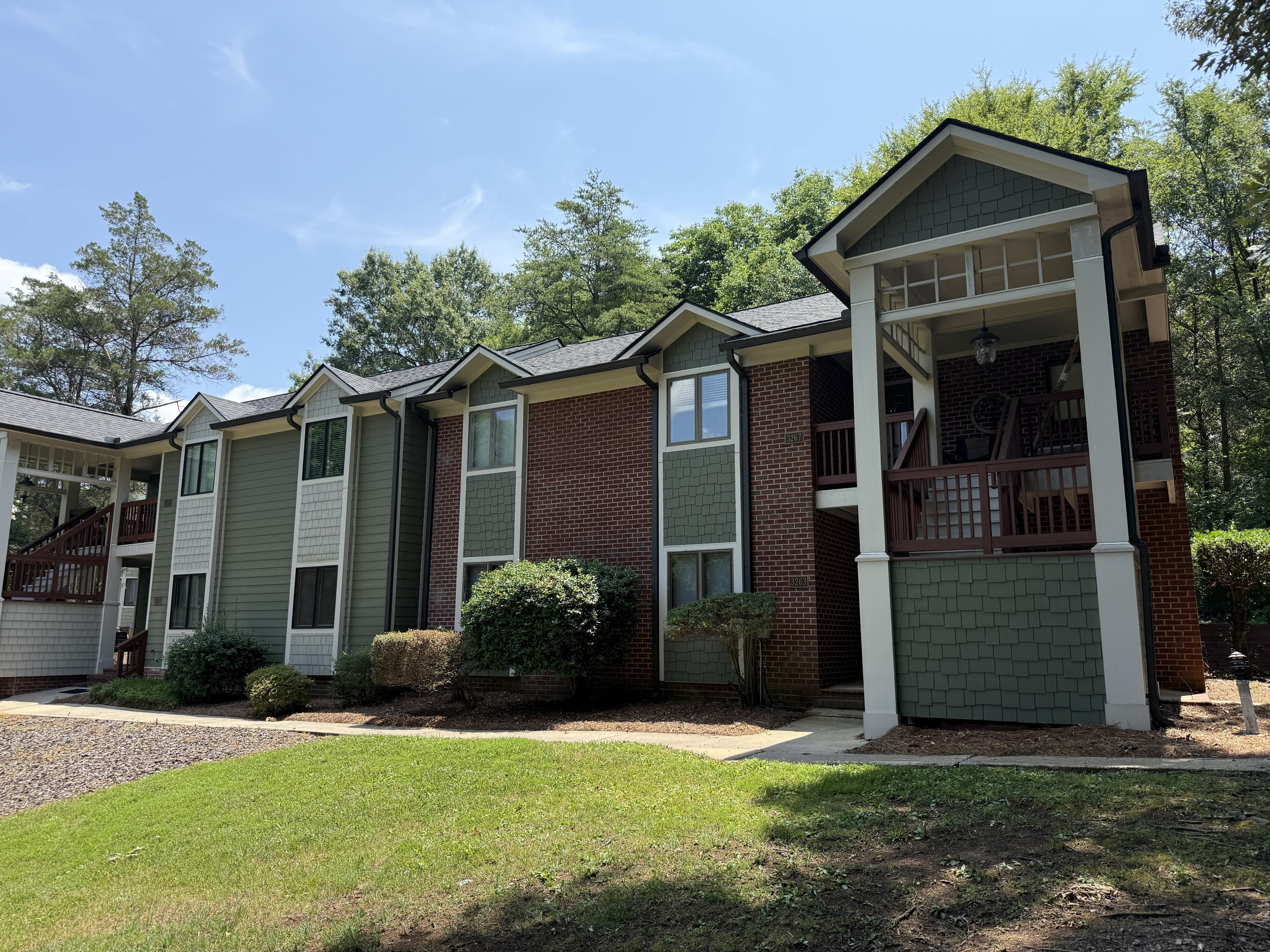 3263 Carlyle Drive Northwest – photo 2