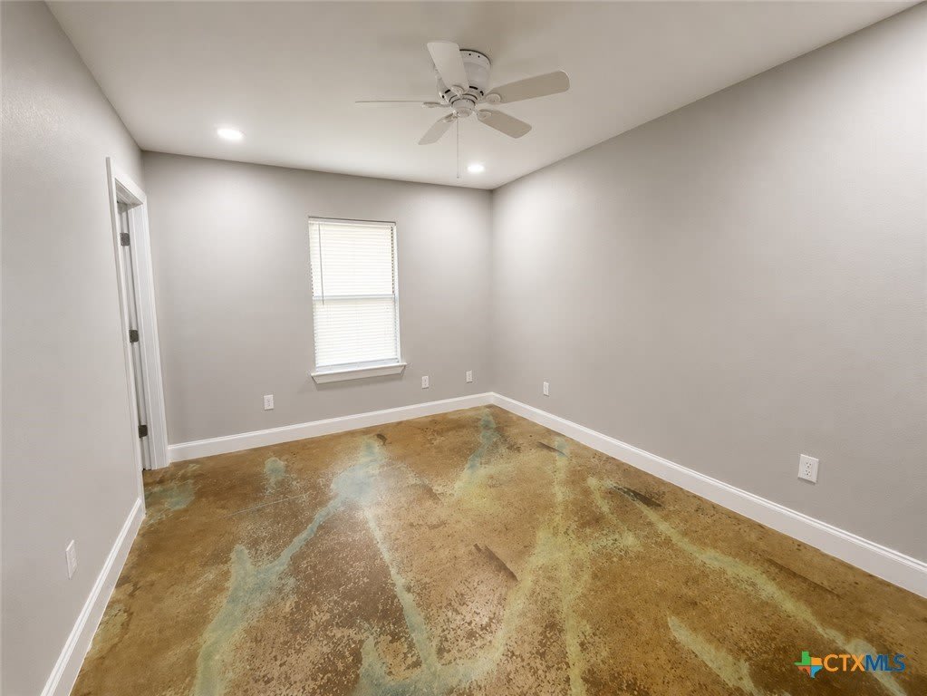 661 W Austin Street – photo 4