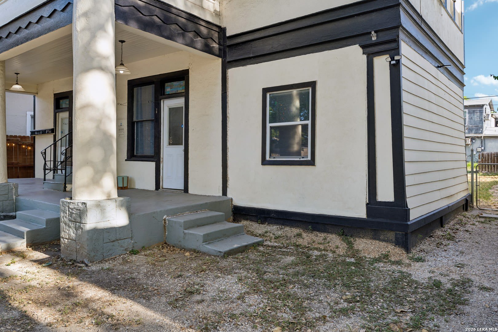 1025 W CRAIG PL – photo 2