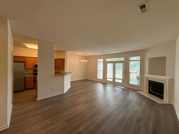 4606 Kingsland Court – photo 2