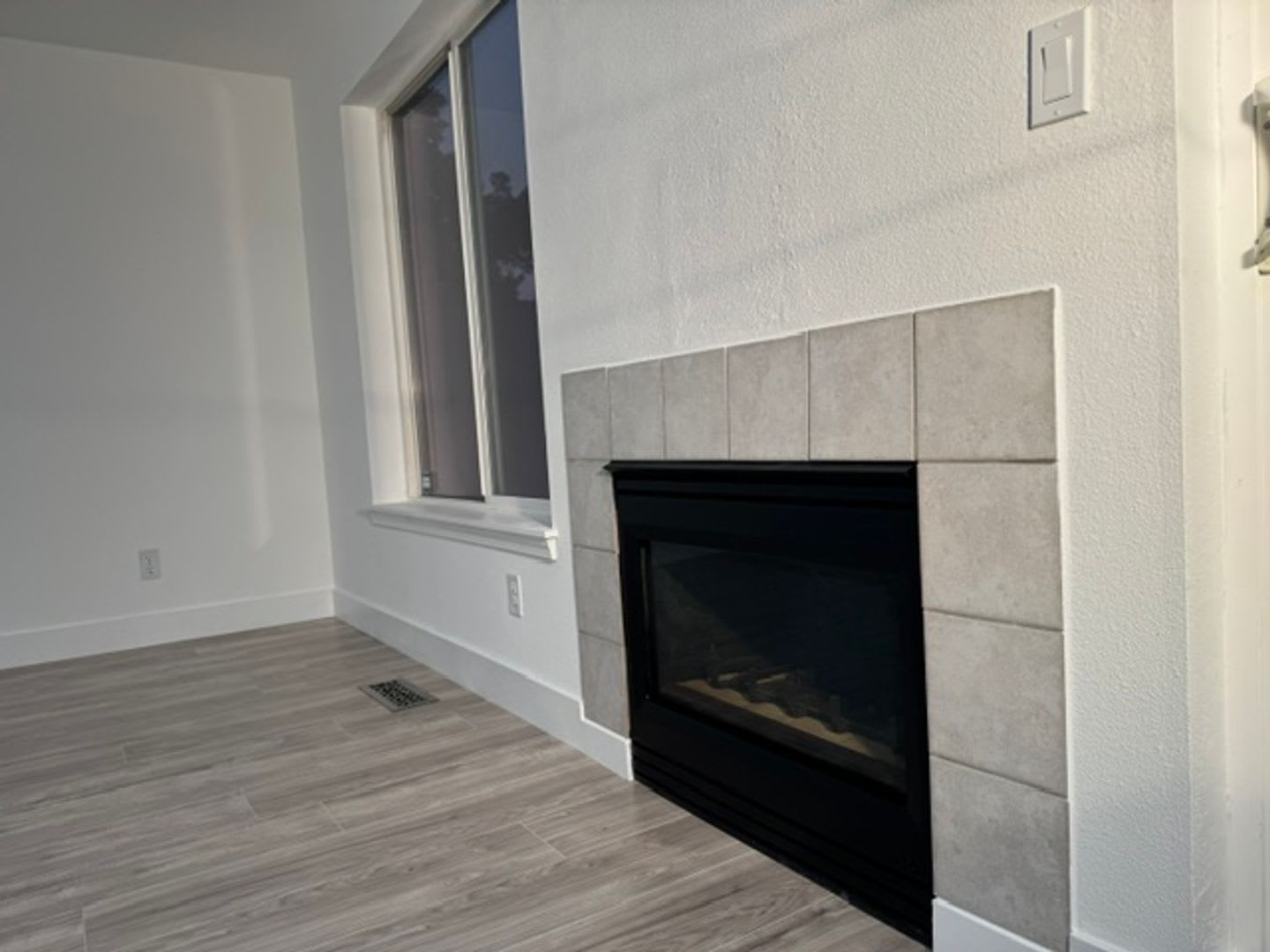 Spacious 3-Bedroom Beaverton Home with Attached Garage & Fireplace! – photo 3