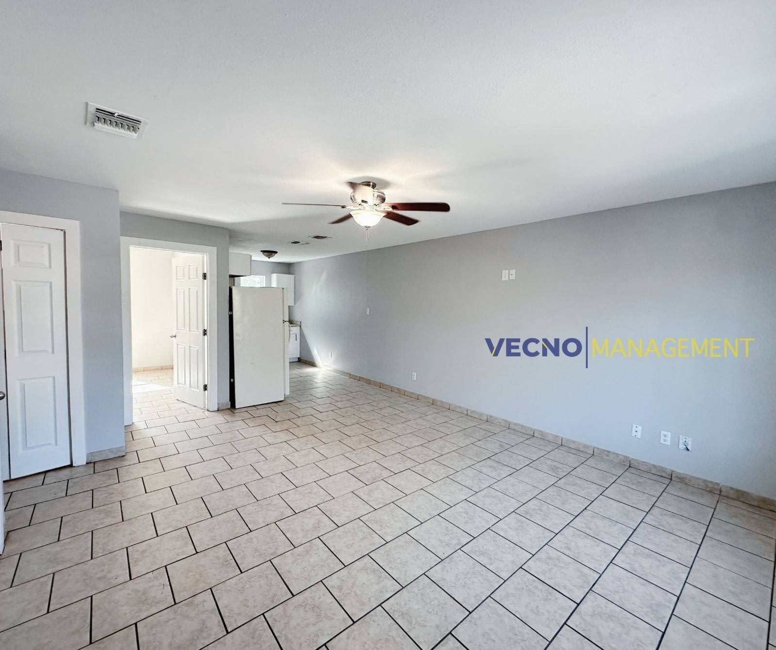 135 Nopal St. – photo 4
