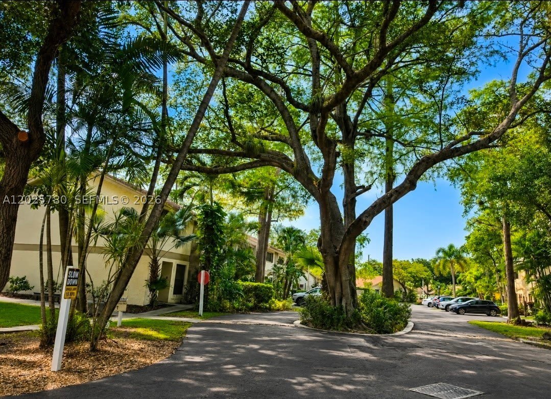 3082 S Oakland Forest Dr – photo 4