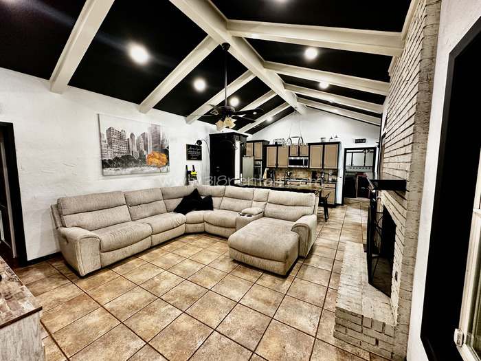 7313 Camelback Drive – photo 2