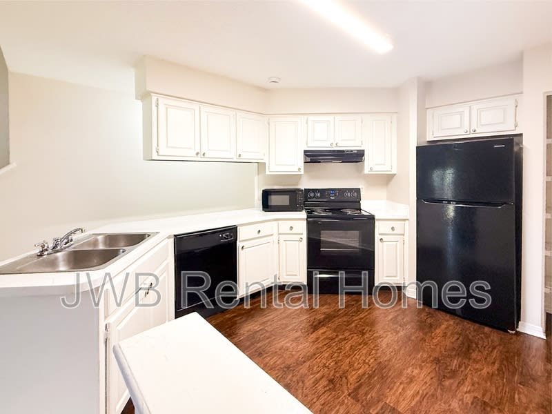 4553 Melissa Ct W – photo 2
