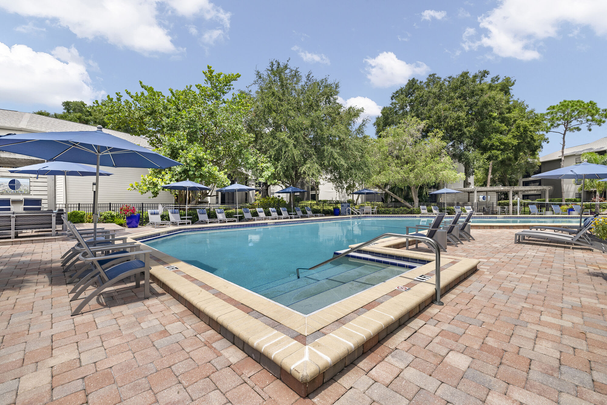 4800 Westshore Apartments – photo 4