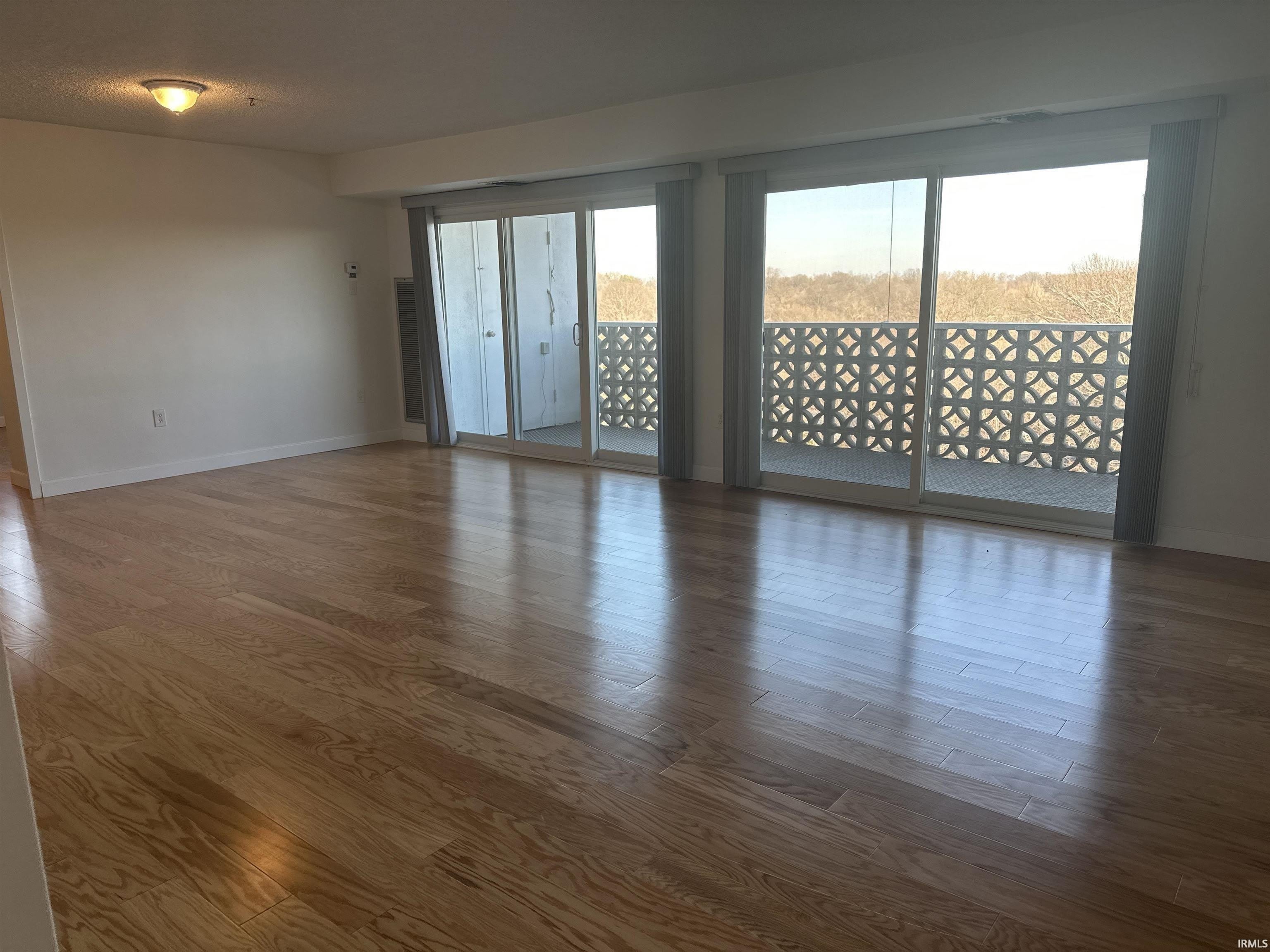 1100 Erie Avenue – photo 4