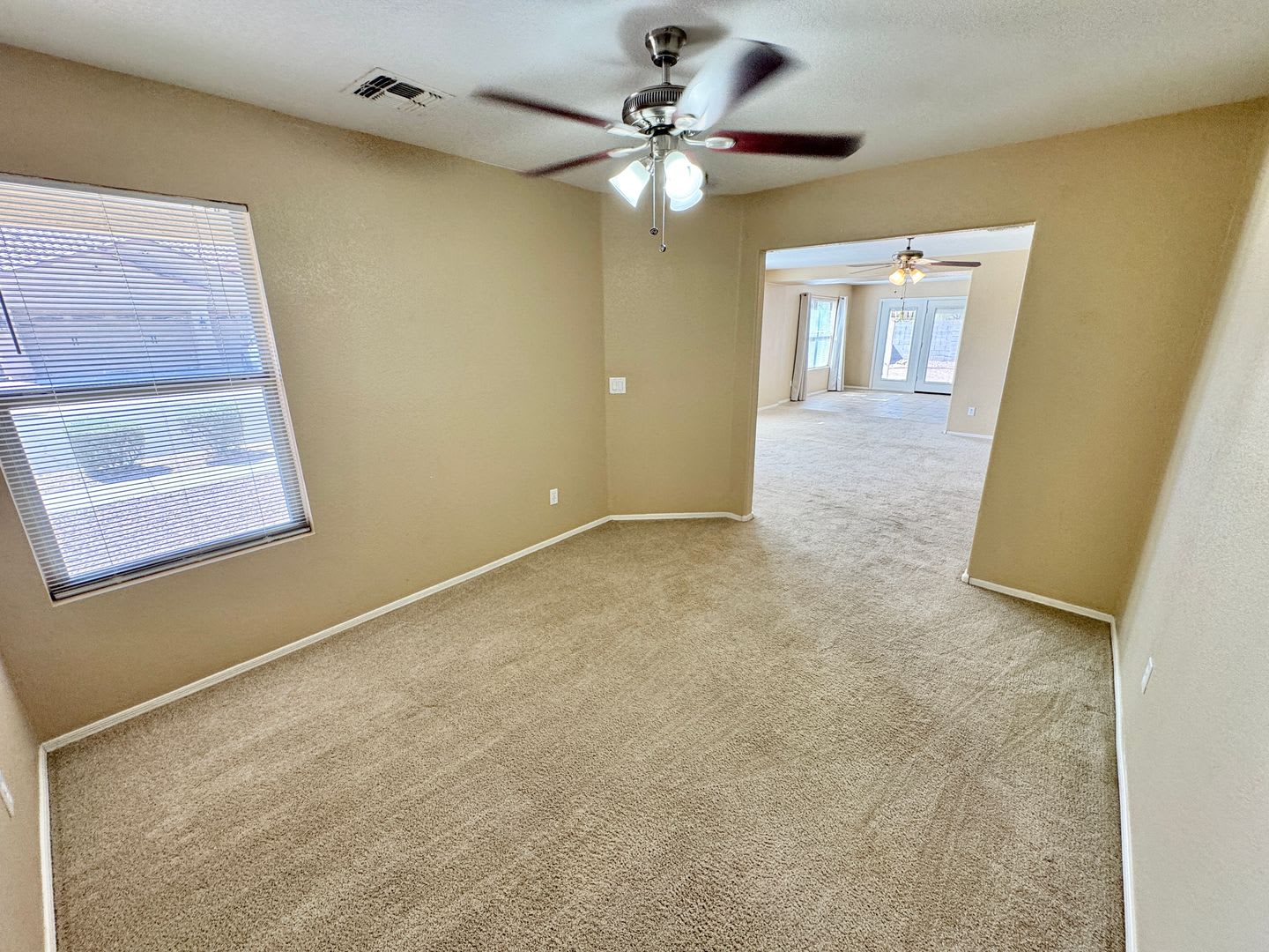 Nice 3 Bedroom + Den/Office Single Level Home! – photo 5