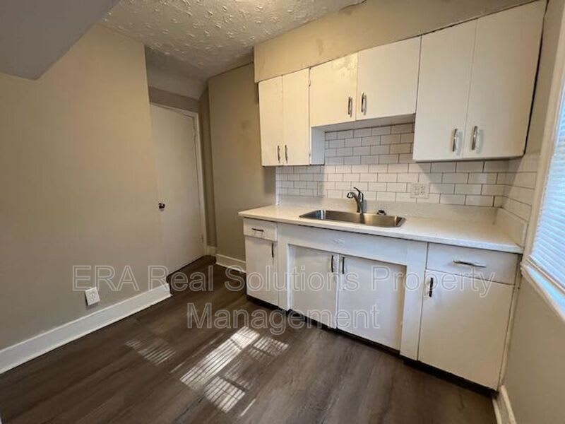 88 N Waverly St – photo 4