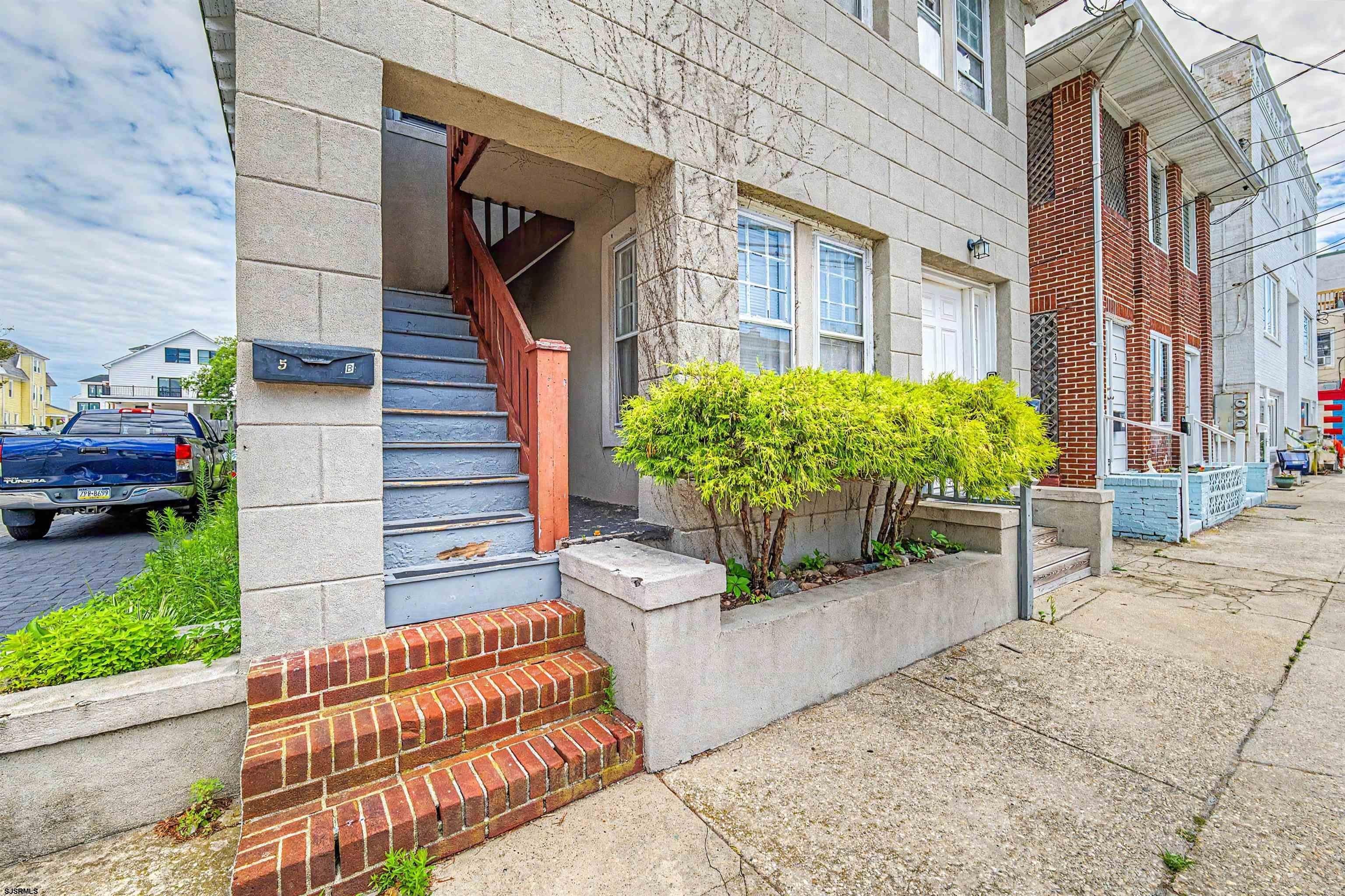 5 N Newport Ave – photo 3