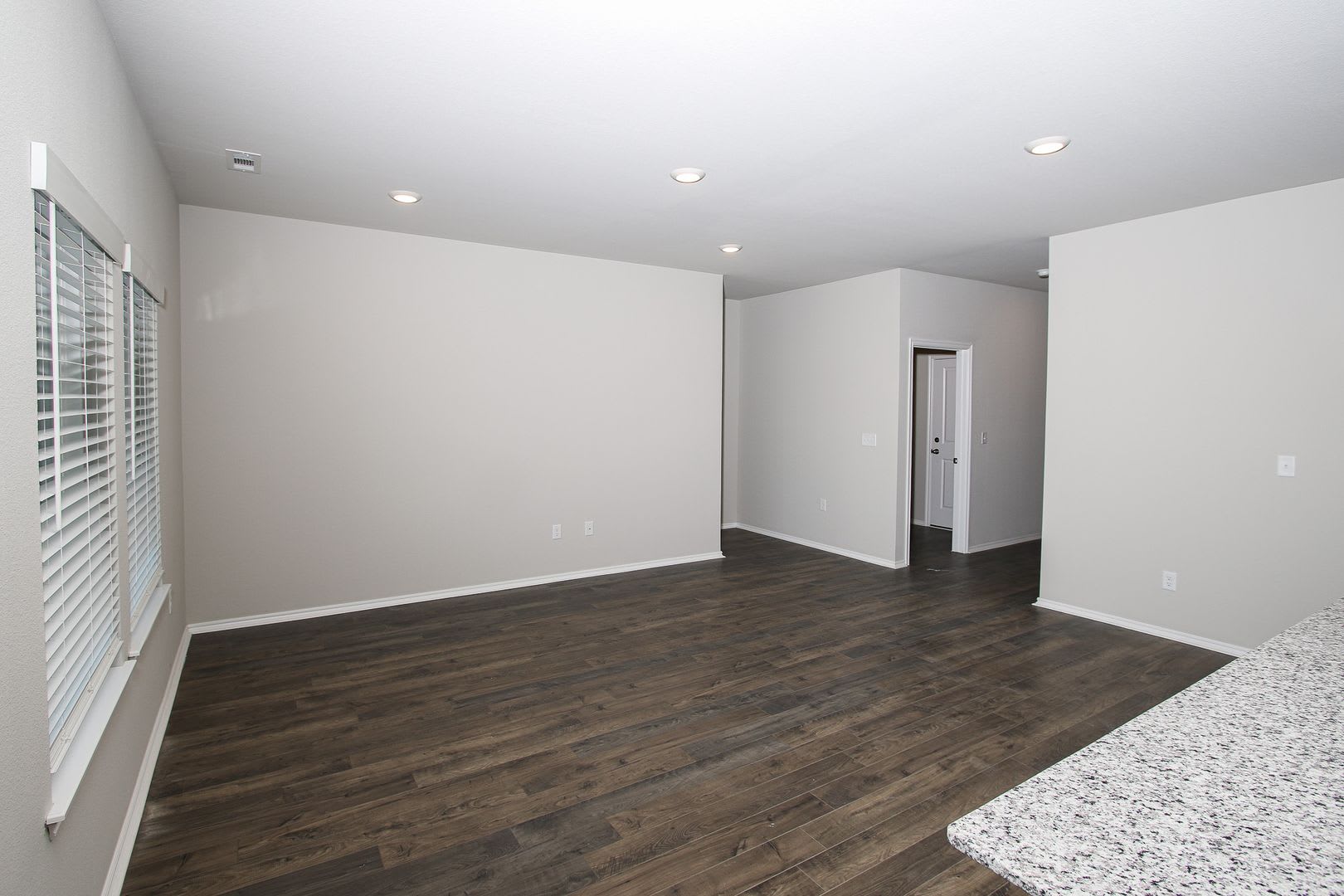 Beautiful new build ready for you! – photo 2