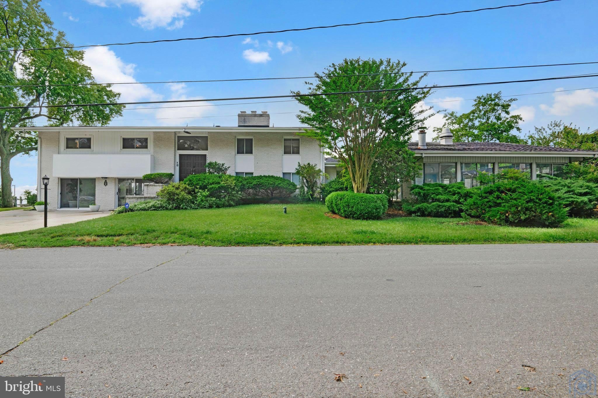 1323 MAGNOLIA Avenue – photo 3