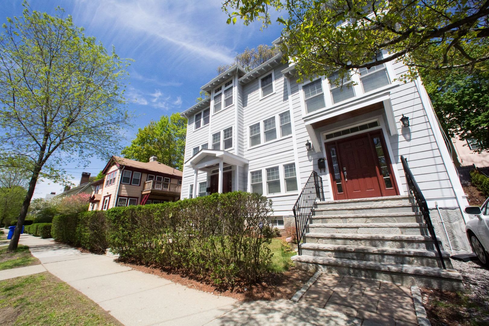 Charming 4 Bedroom-No Broker Fee – photo 1