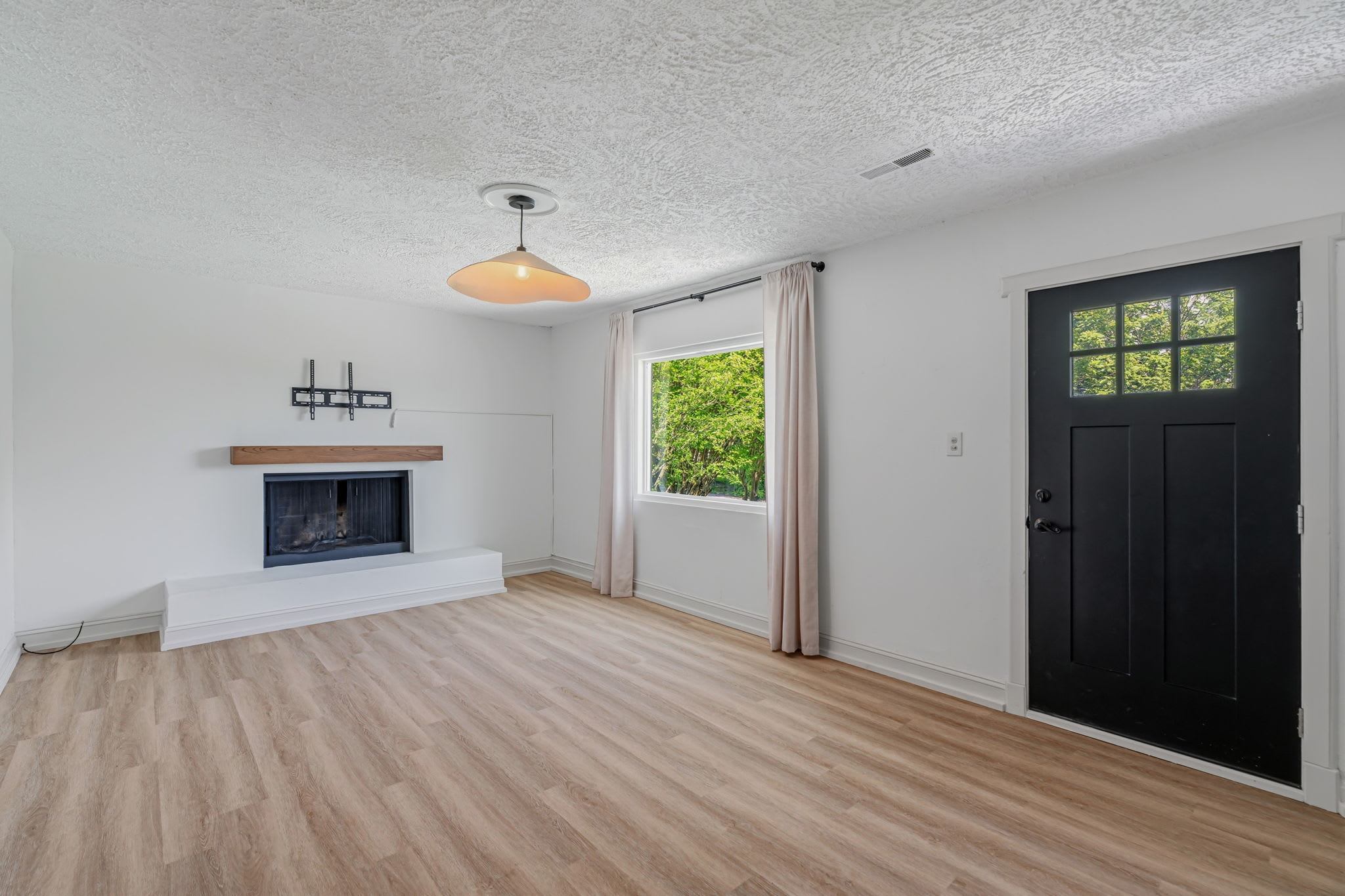 2531 Keystone Avenue – photo 5