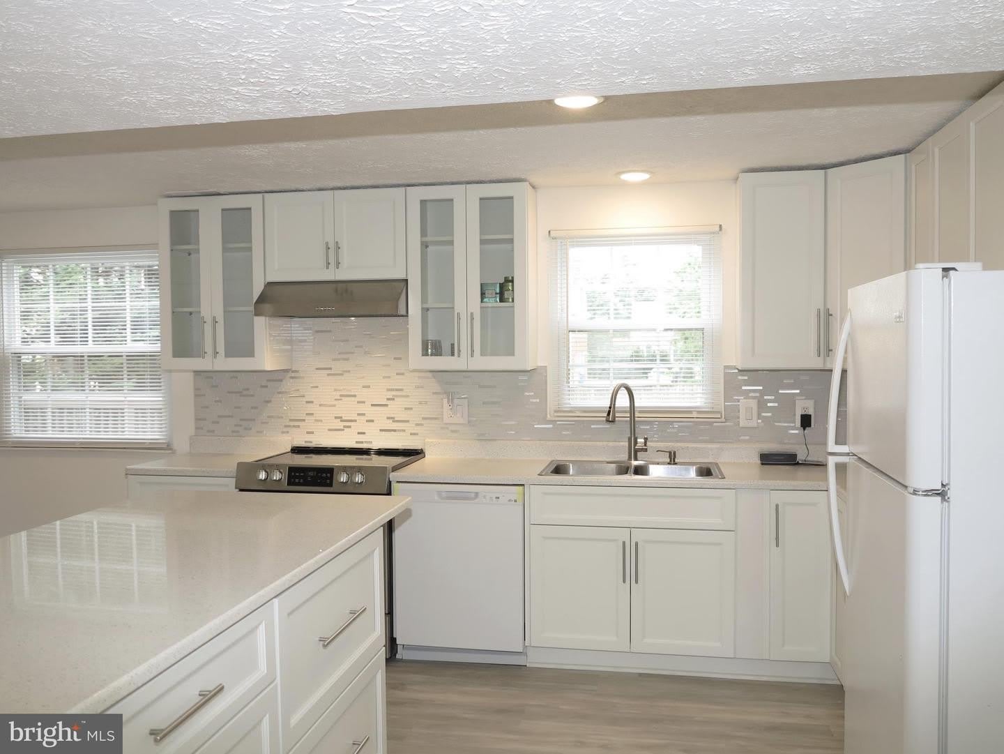 8406 Woodford Ct – photo 4