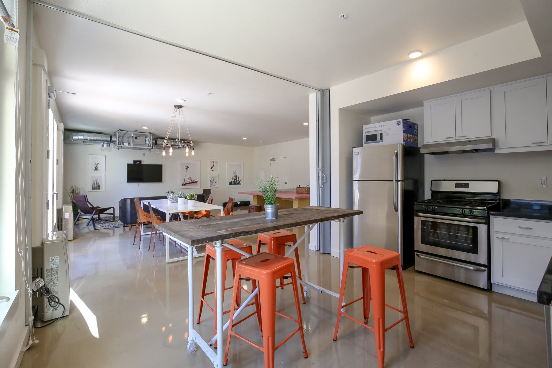 3900 Adeline – photo 2