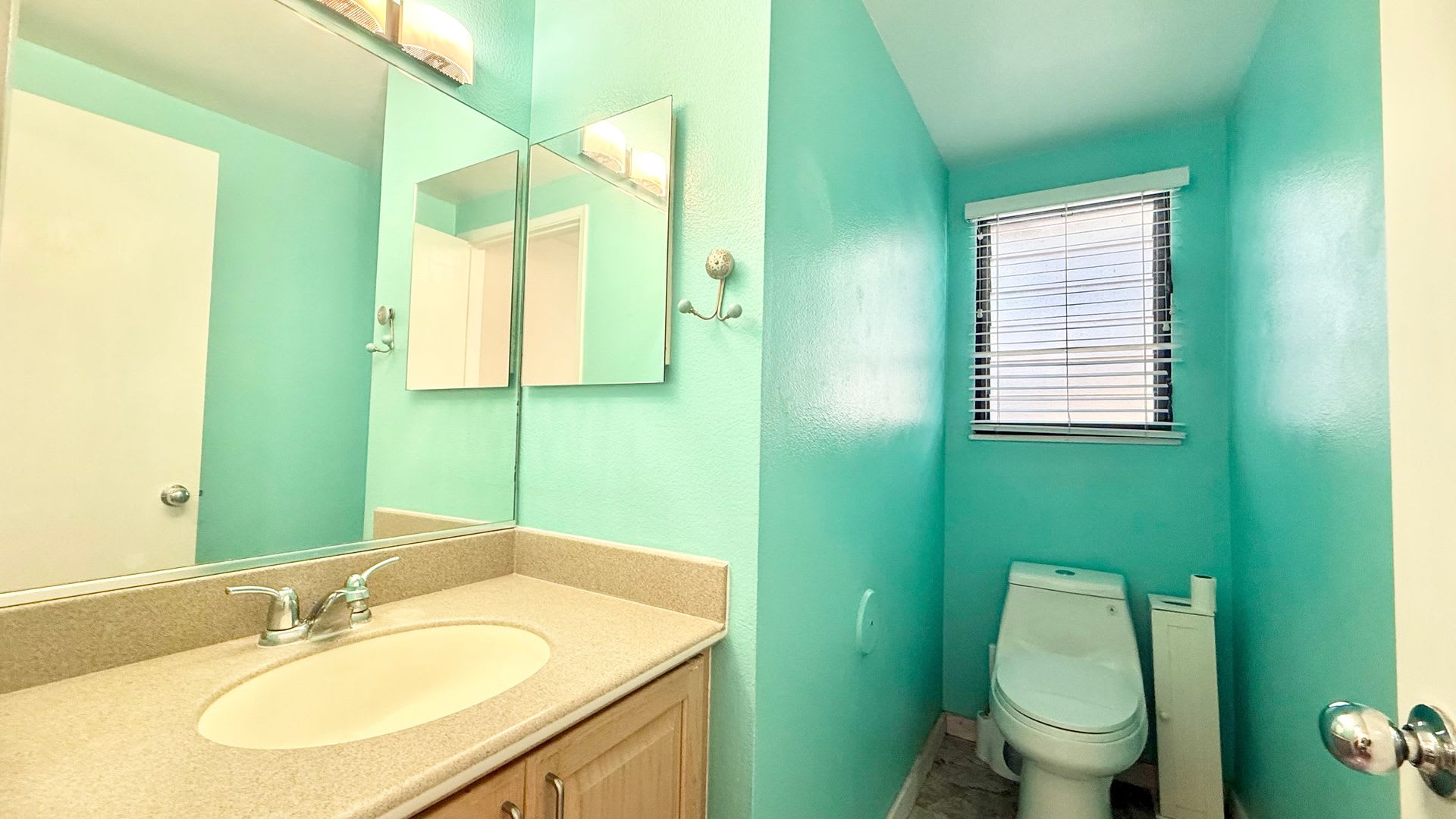 3br/2.5ba with garage, yard, solar panels in Aiea Heights! Pets Negotiable! – photo 5