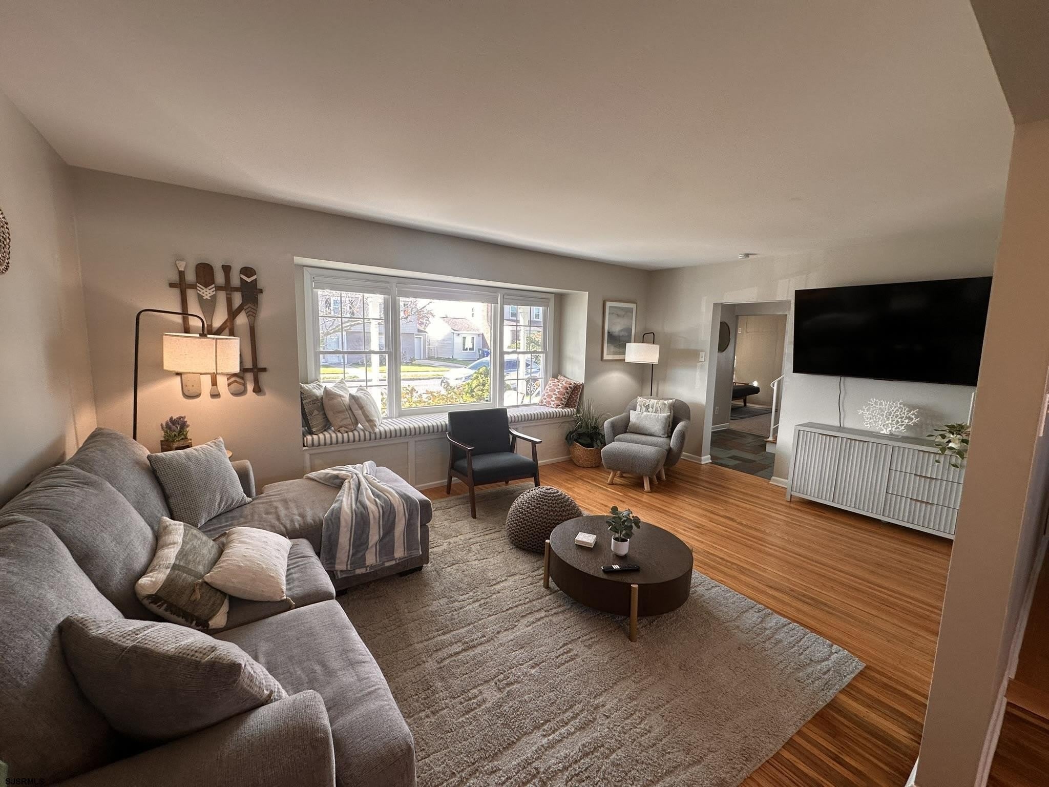 611 N Delavan Ave – photo 5