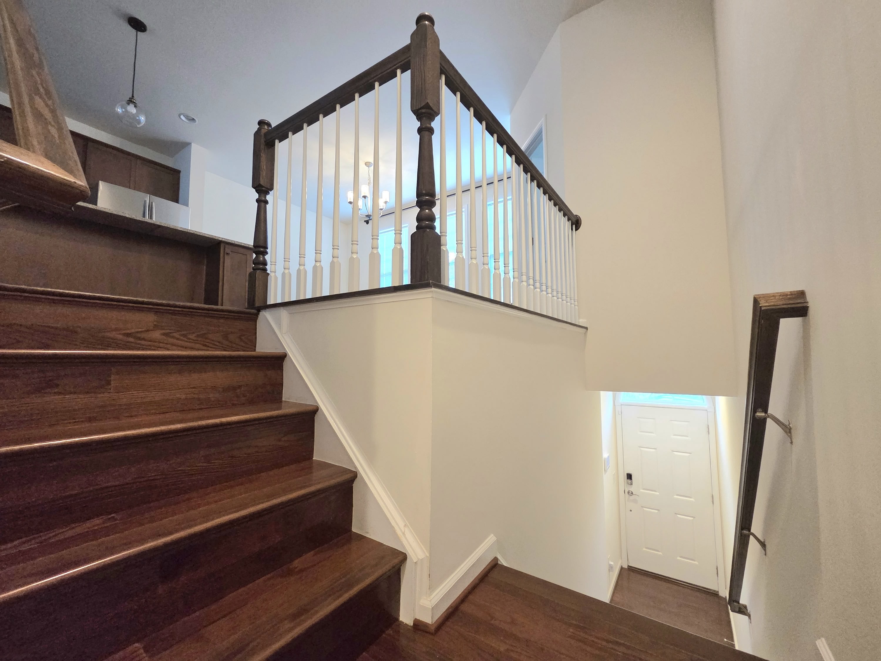 1343 Gilmore St – photo 3
