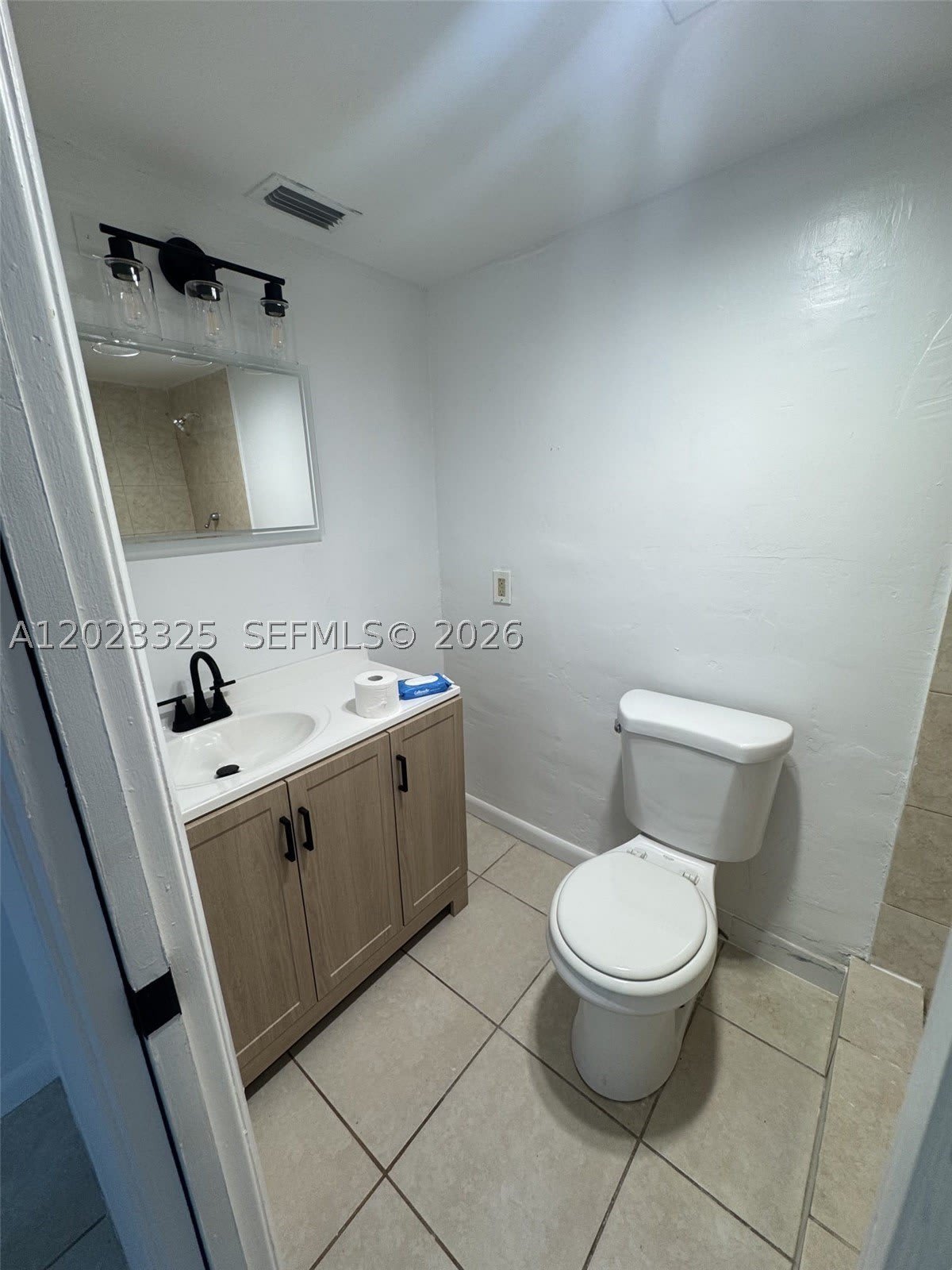 1643 NE Miami Gardens Dr – photo 4