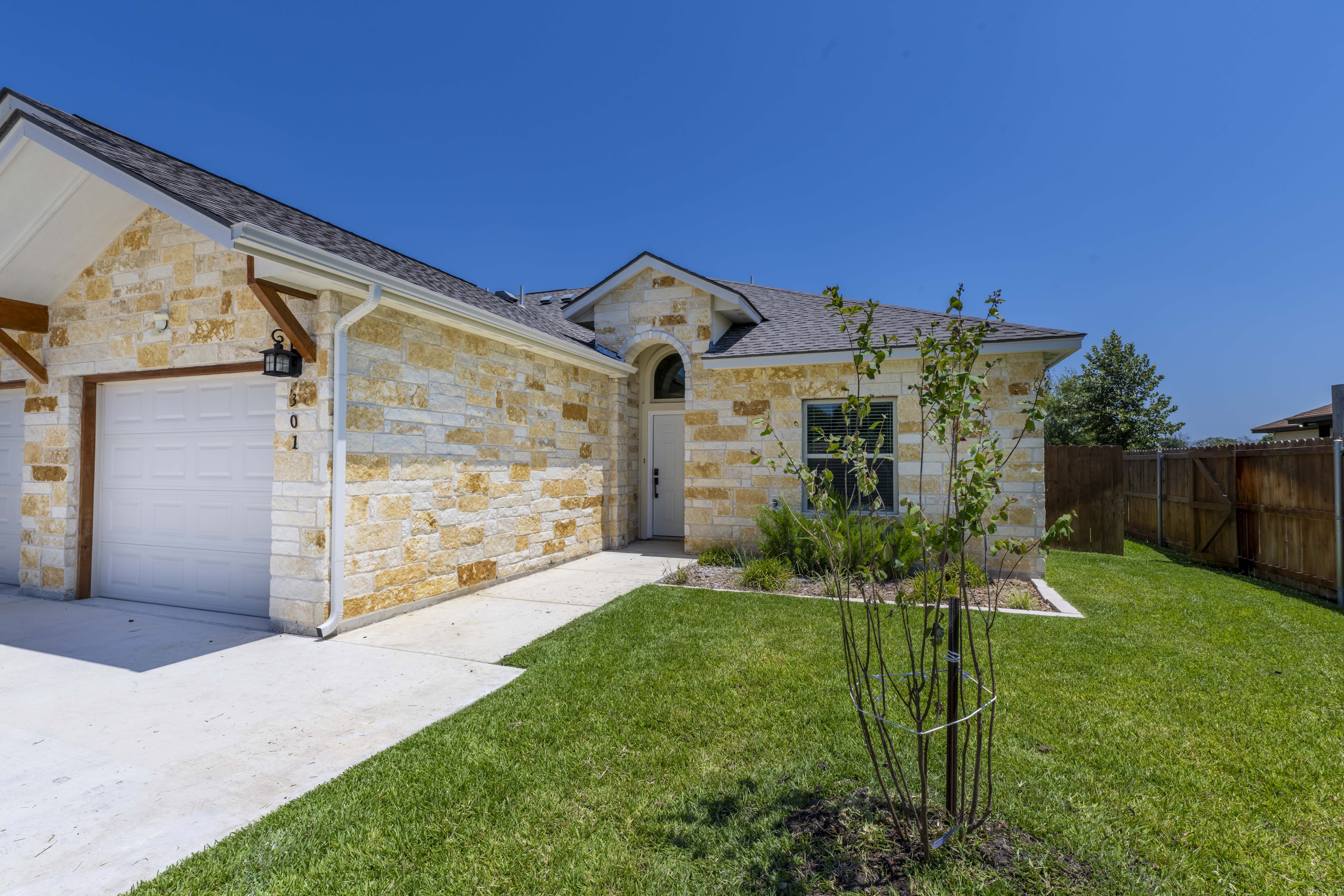 301 Navarro Way – photo 1