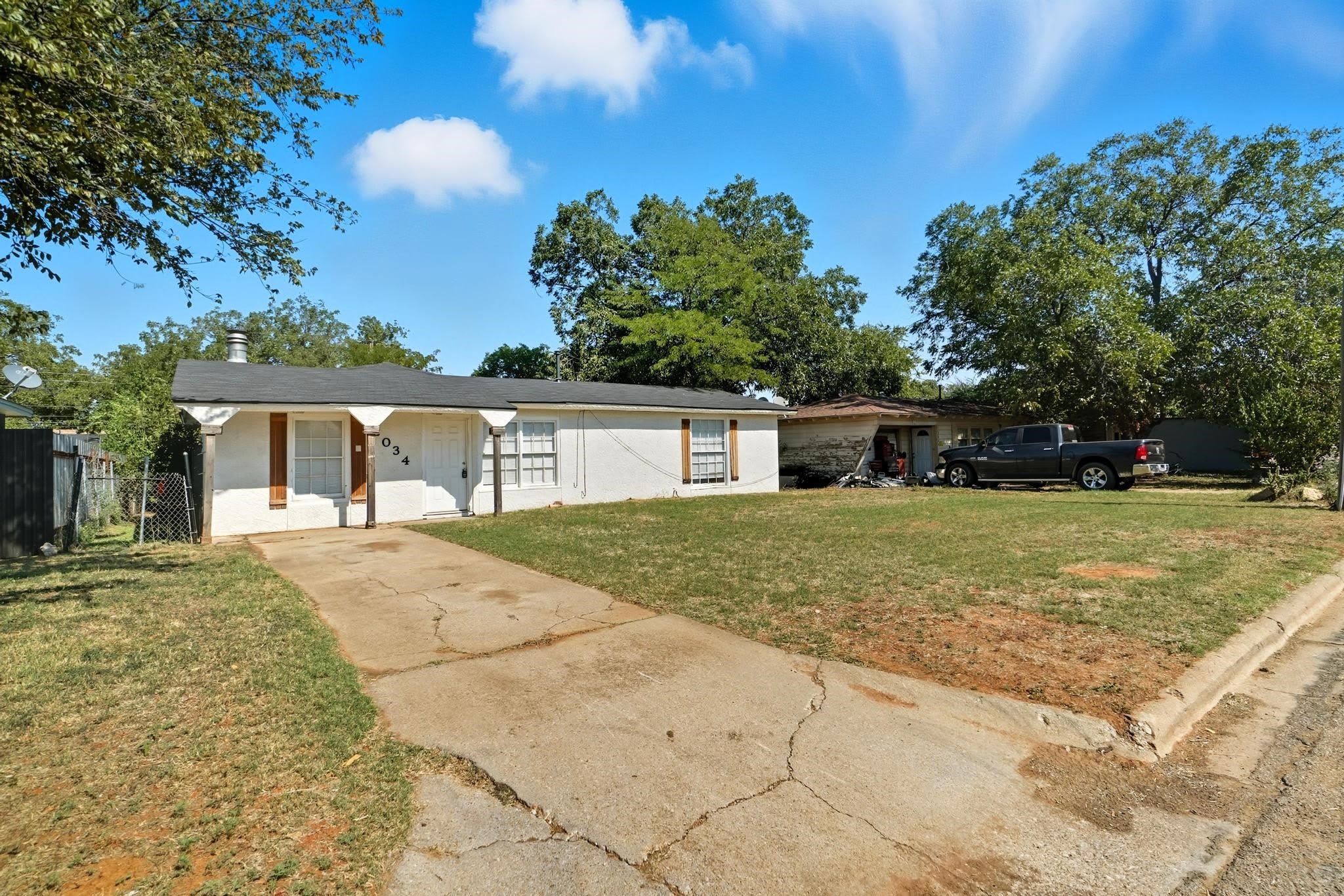 2034 Collins Avenue – photo 1